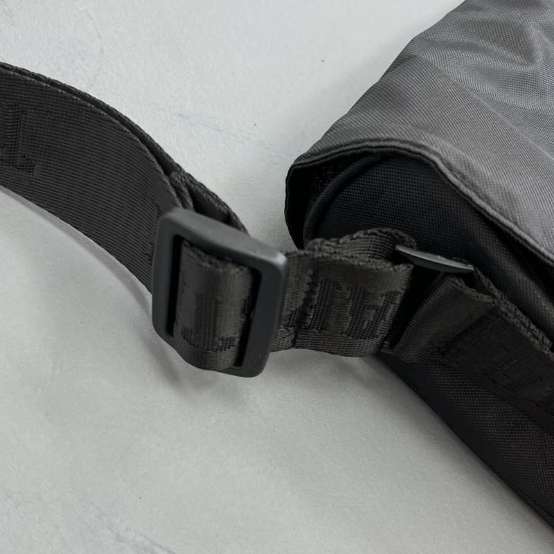 Trapstar Irongate Black Bag