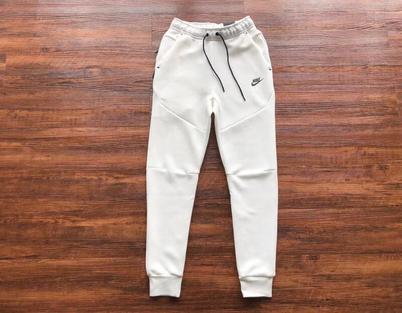 Nike Tech Fleece White