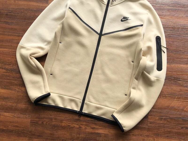 Nike Tech Fleece Cream