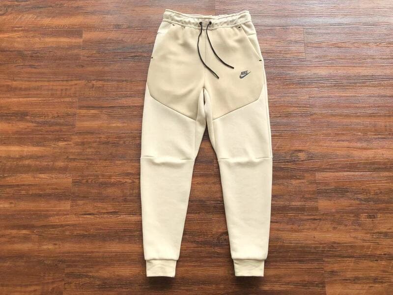 Nike Tech Fleece Cream