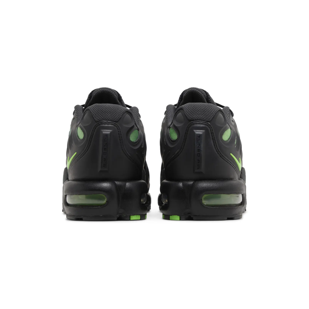 Air Max Plus Drift "Black Green Strike"