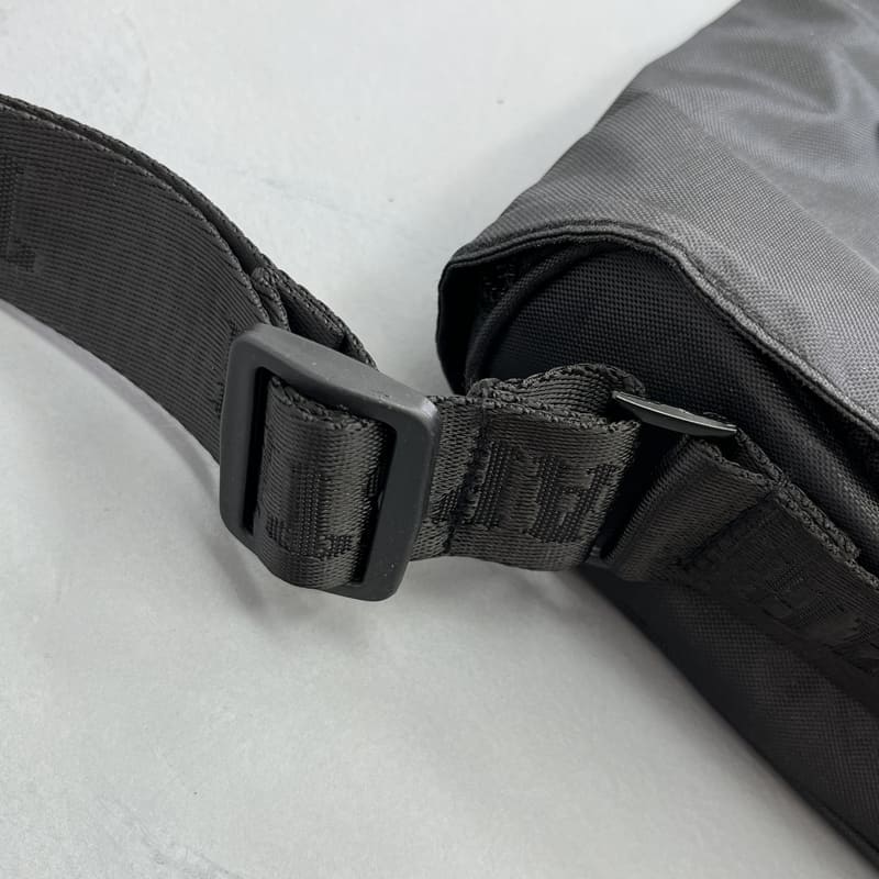 Trapstar Irongate Black Bag